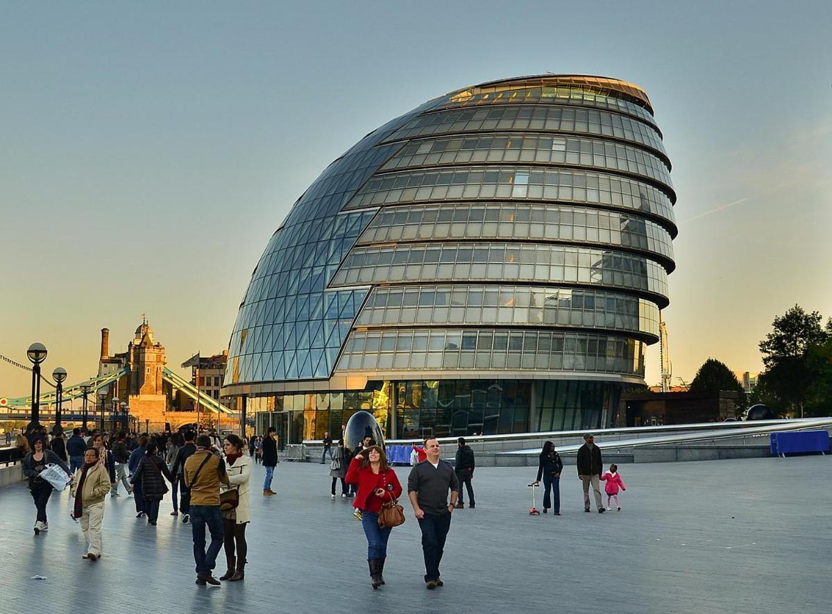 Skycity Modern By Bridge Londra